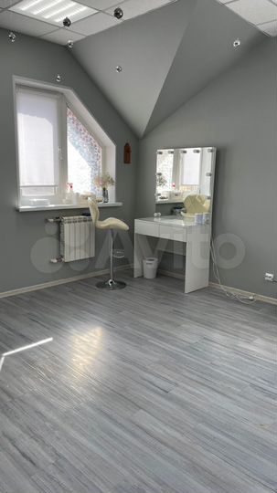 Офис, 54 м² студия