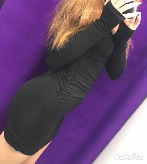 Платье черное обтягивающее