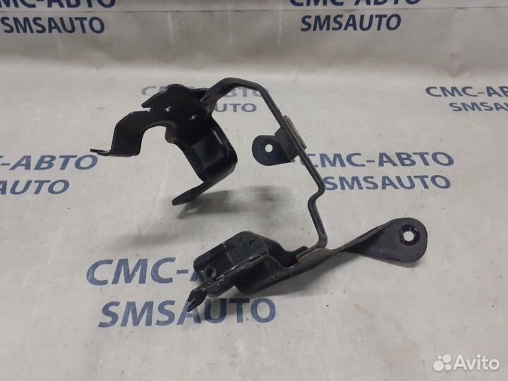 Кронштейн насоса гур Volvo S60 С60 1.6T 2014-2017