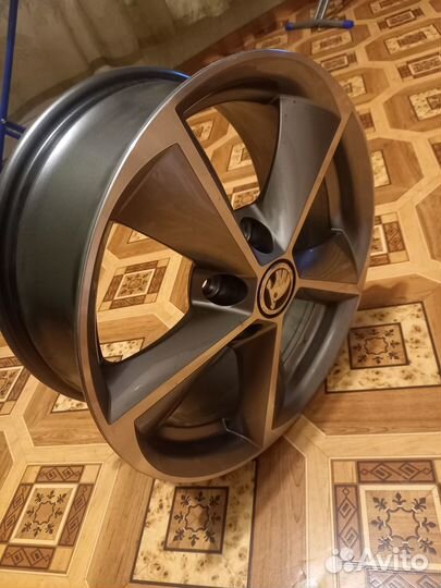 Легкосплавный диск