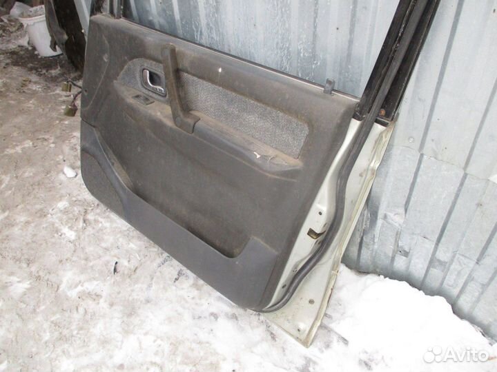 Дверь передняя правая Mitsubishi Pajero 2