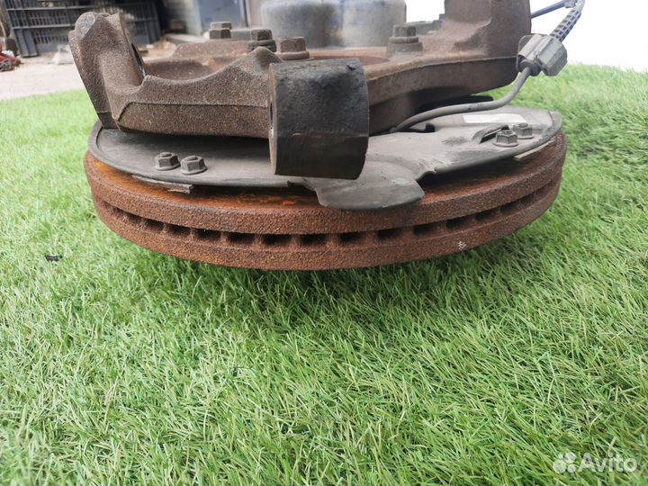 Ступица передняя левая Cadillac Escalade GMT900