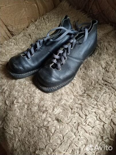 Лыжи пластиковые, палки лыжные