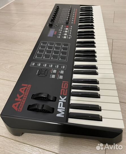 Миди клавиатура akai MPK261