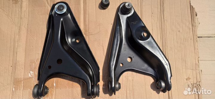Рычаги подвески Logan Largus Sandero Кат. №3340301