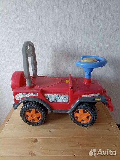 Машинка каталка толокар