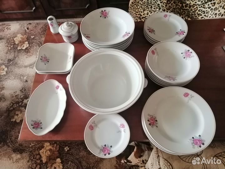 Наборы посуды и сервис