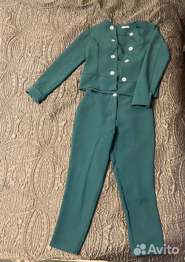 Женский костюм
