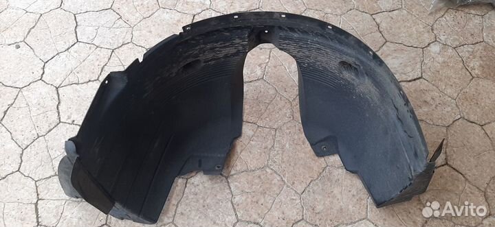 Подкрылок передний BMW X3 E83