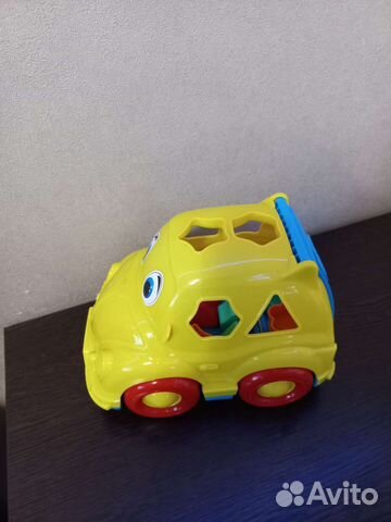 Развивающая детская машинка