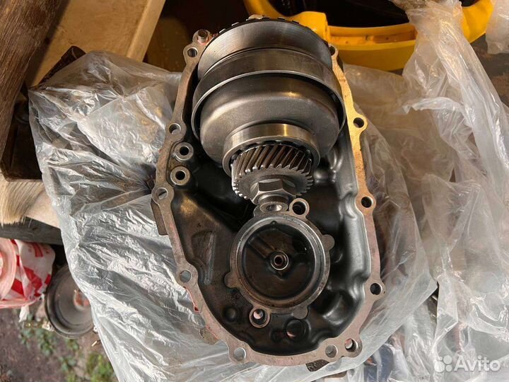 Вариатор Nissan Juke, в разобранном виде, сломаный