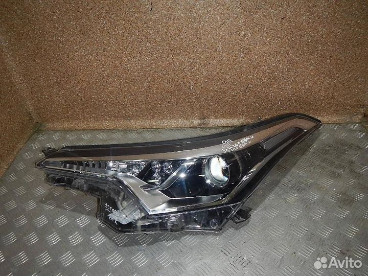 Фара левая Toyota C-HR