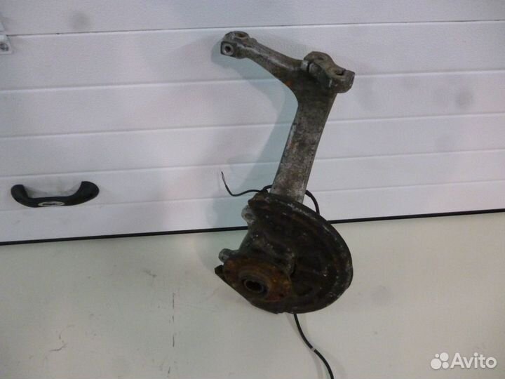 Кулак поворотный правый ауди А6 с5 200 по 2004