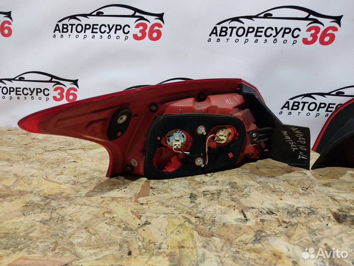 Задний фонарь Митсубиси Лансер 10