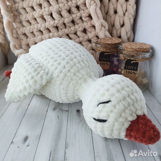 Игрушка вязаная Гусь