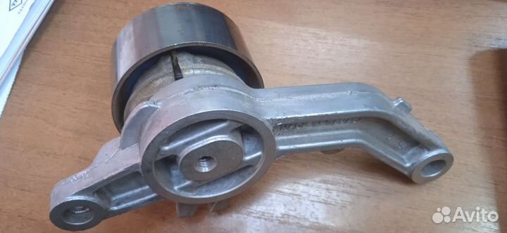 Ролик натяжной