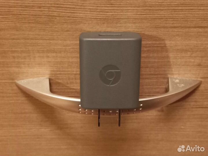 Адаптер от Chromecast оригинальный рабочий на фото