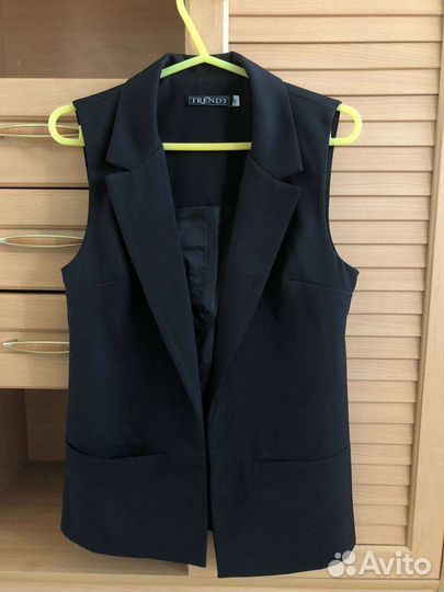 Костюм брючный с жакетом на девочку