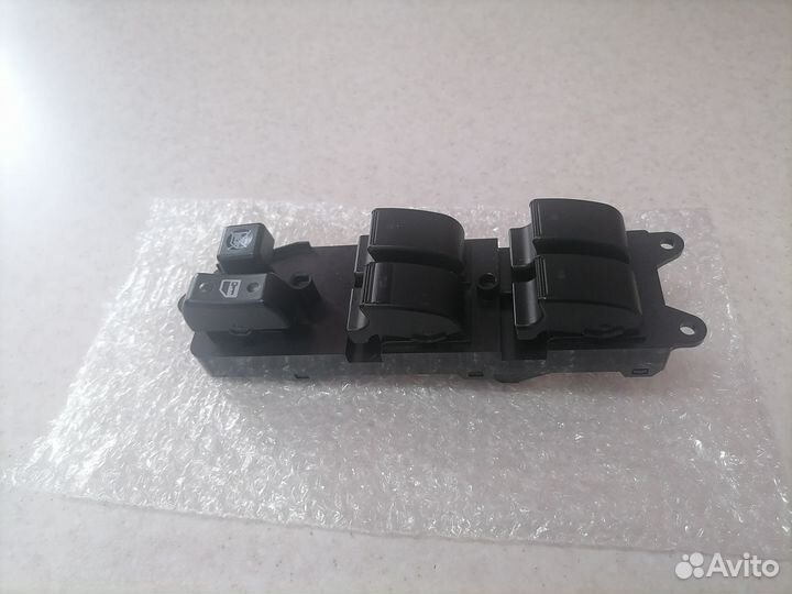 Блок управления стеклоподъемниками Toyota Avensis