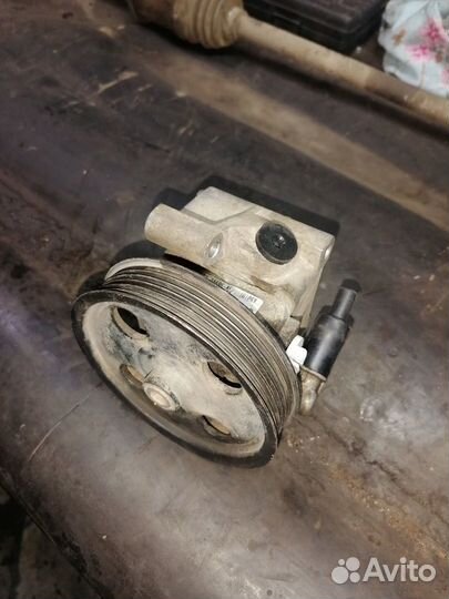Насос гура Ford focus 2