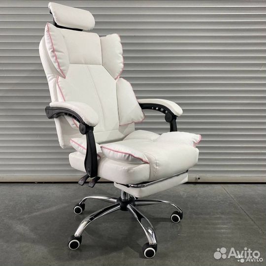 Компьютерное кресло Universal с подголовником