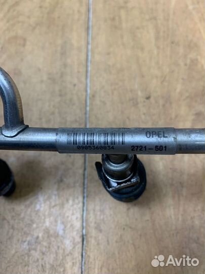 Топливная рампа передняя правая Opel Astra H Z18XE