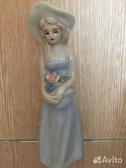 Статуэтки фарфор и керамика