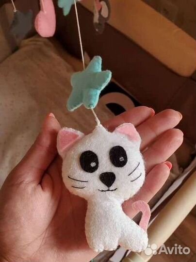 Музыкальный мобиль на кроватку из фетра