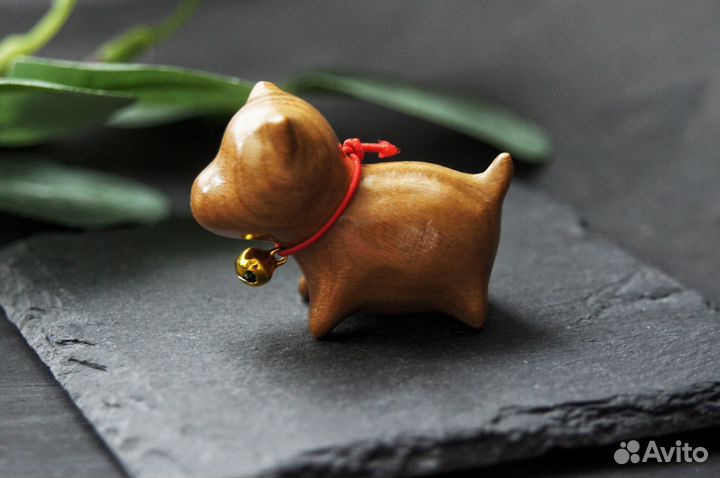 Фигурка Собака из сандала