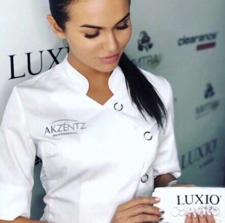 Халат белый Akzentz (Luxio) для мастера маникюра