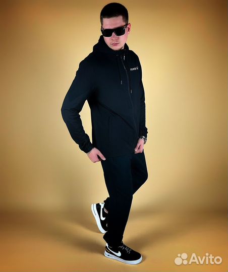 Спортивные костюмы Nike (Магазин)