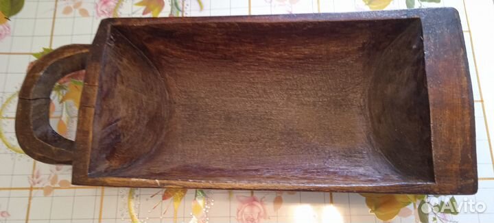 Старинное корыто из цельного куска дерева