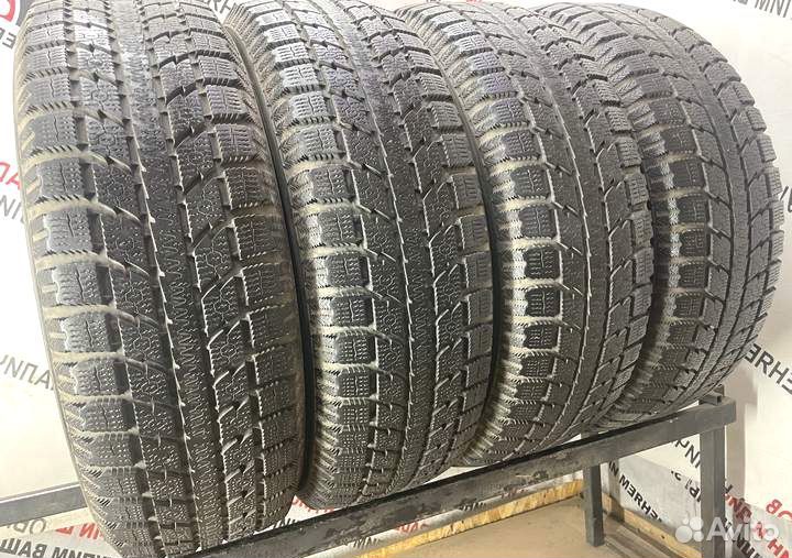 Toyo Observe GSi-5 215/65 R17 95N