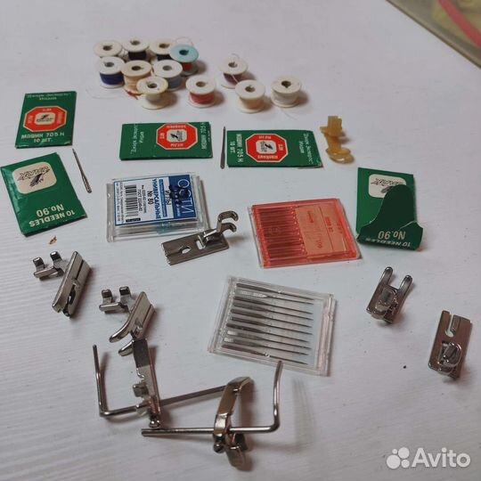 Лапки для швейных машин иголки, шпульки