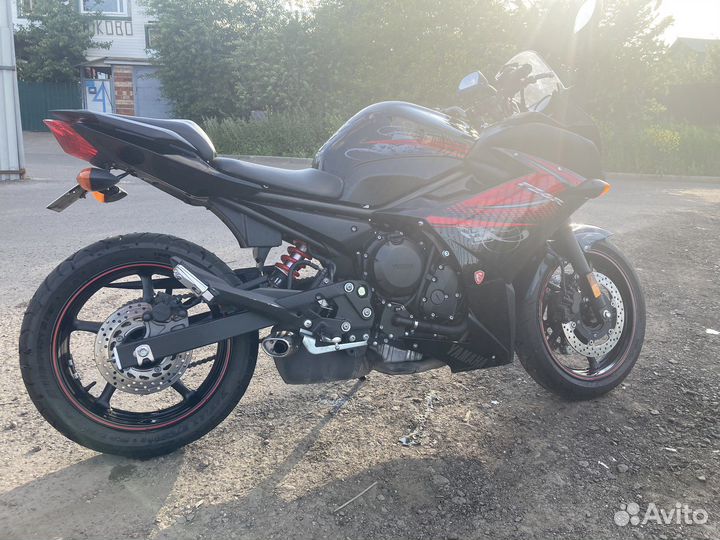 Yamaha FZ6R (XJ6)