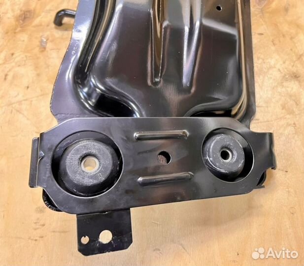 Балка поперечная кпп Suzuki Grand Vitara TD54W