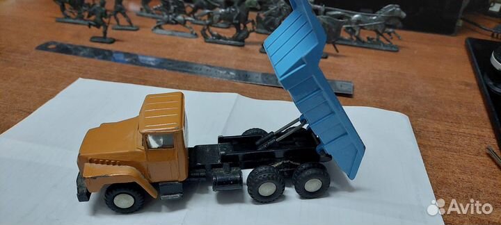 Модель грузовика краз