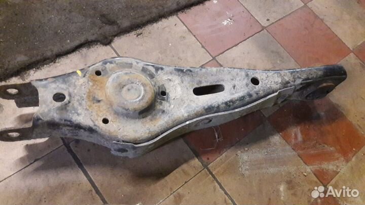 Рычаг поперечный задний Kia Sorento 2