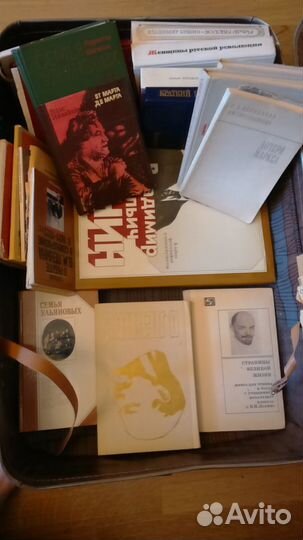 Книги, пластинки,открытки о В. И. Ленине + детские