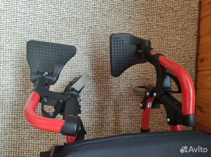 Инвалидная детская коляска