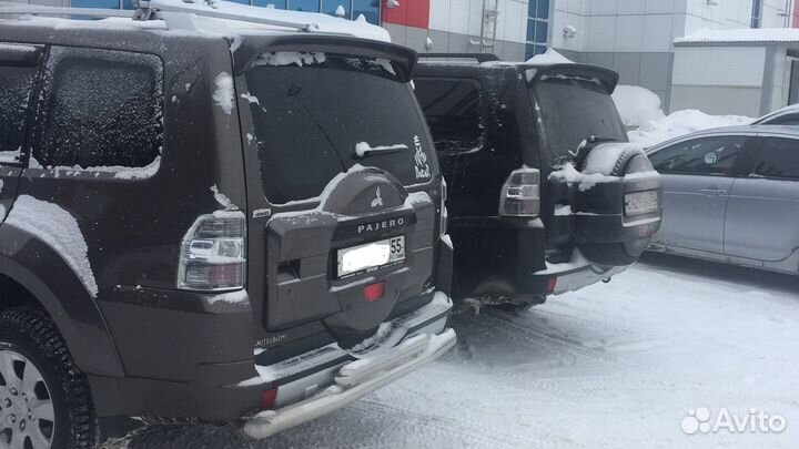 Накладка вместо запаски Mitsubishi Pajero 4