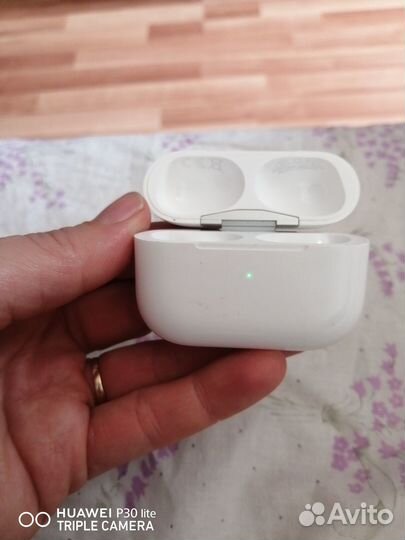 Чехол с аккумулятором Apple