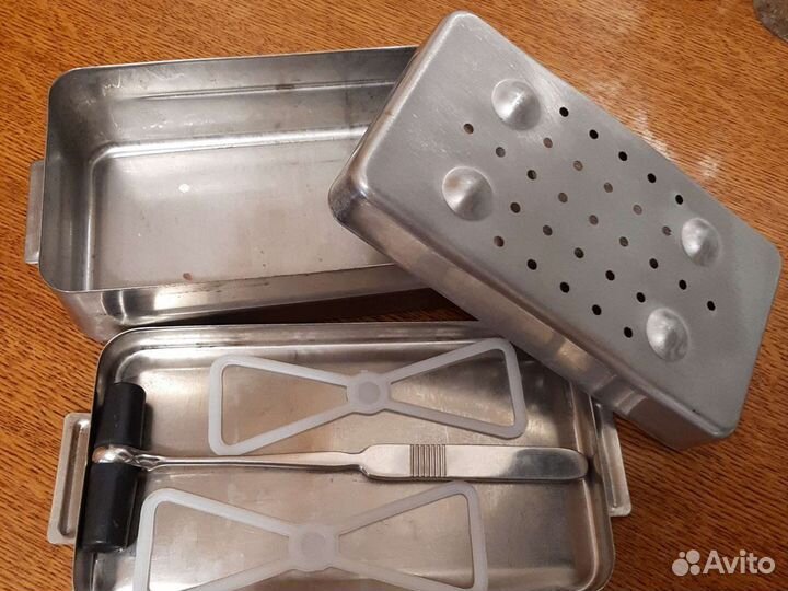 Емкость 24 на 13,молоточек