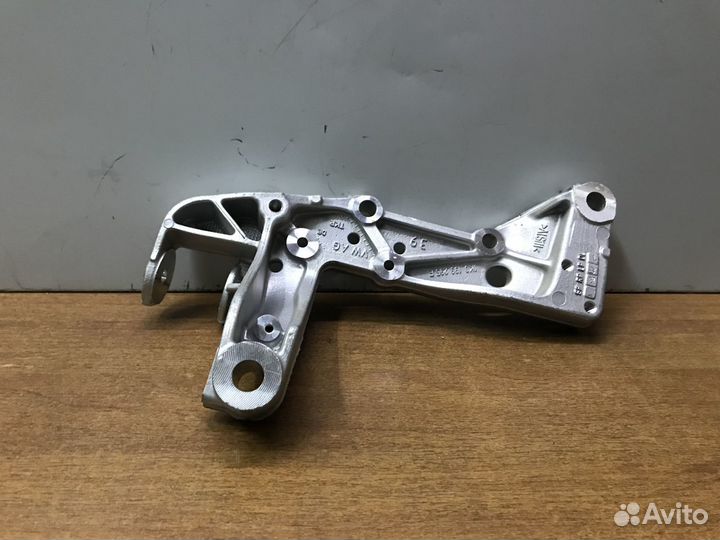 Кронштейн переднего рычага Skoda Octavia 2