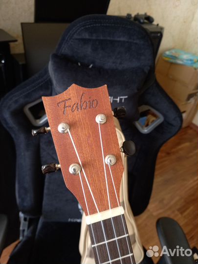 Укулеле концерт Fabio и тюнер (без наклеек)