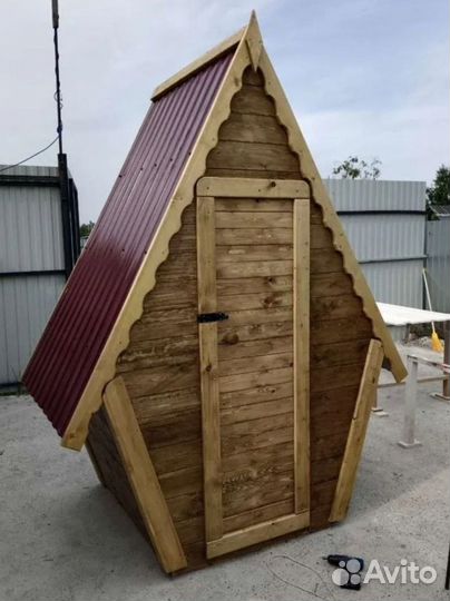 Дачный туалет деревянный