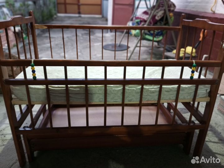 Детская кроватка