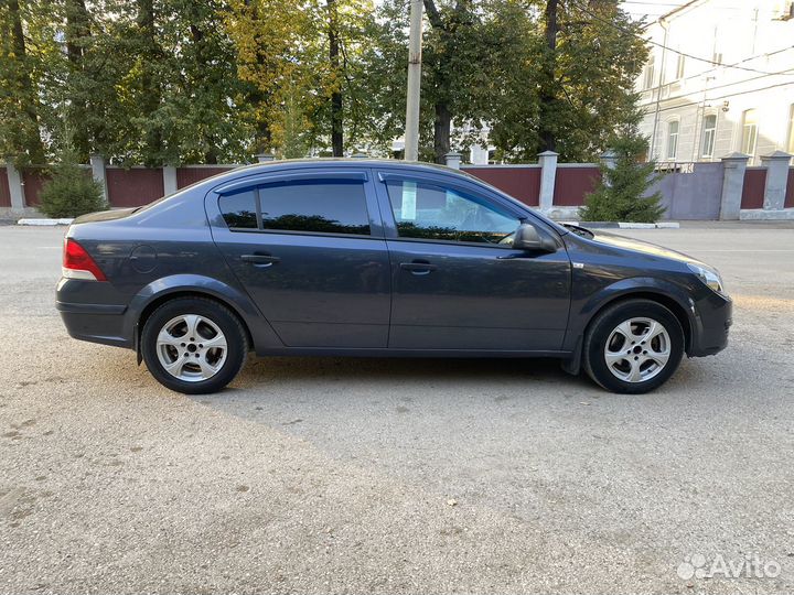 Opel Astra 1.6 МТ, 2010, 155 000 км