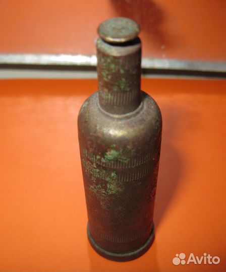 Старинная бензиновая зажигалка