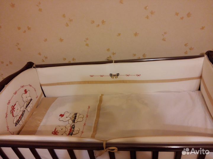 Кроватка с маятником гандылян, матрас и бортики